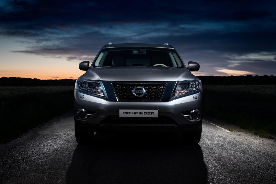  Nissan Pathfinder Hybrid 2015 года  (фото 3 из 29)